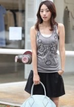 女人约会穿什么颜色衣服好呢